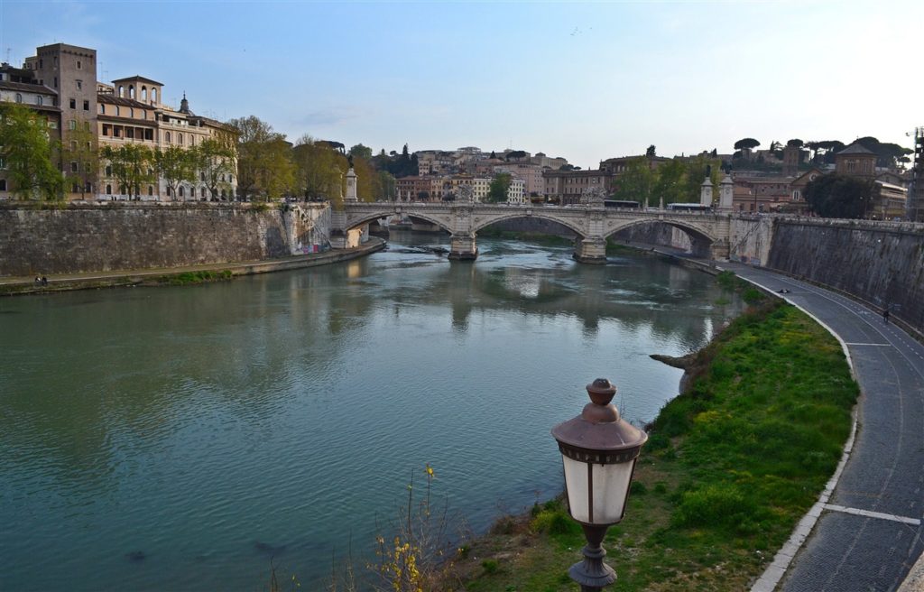 Another view along the Tiber River
