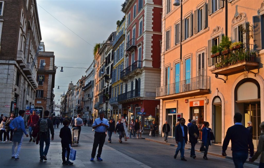 Passiagata time along Via Del Corso