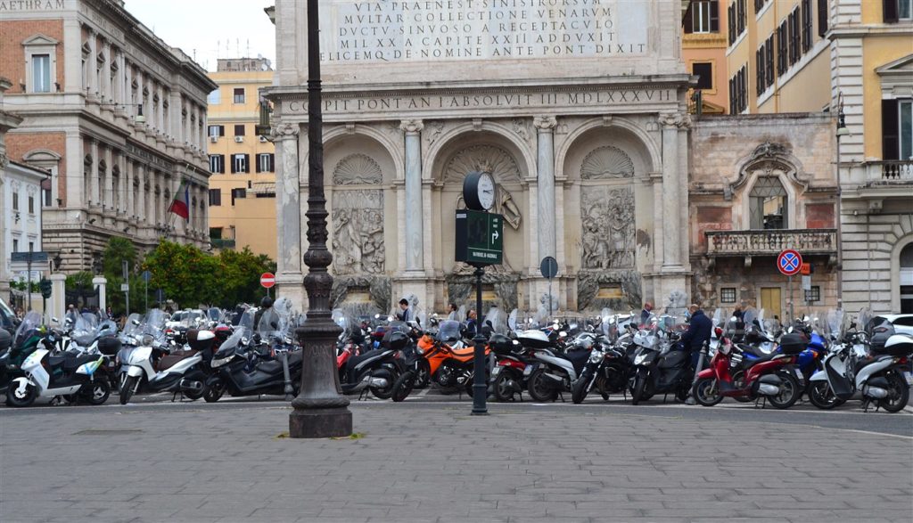 They do love their two-wheelers in Rome
