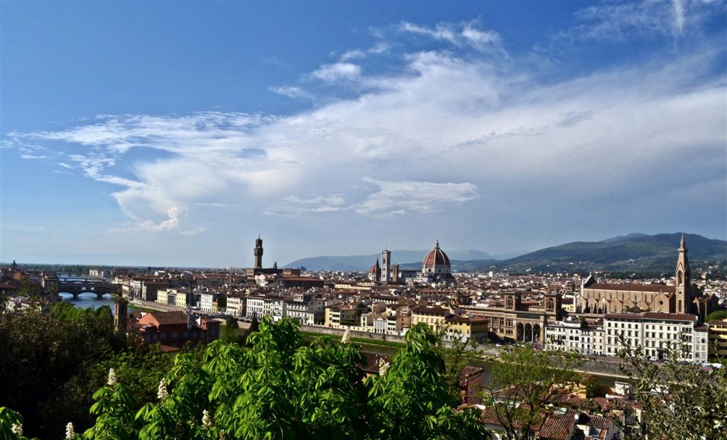 Skyline of Florence, Duomo in center